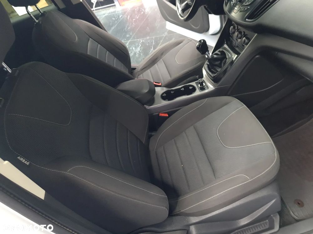 Ford Kuga 2.0 TDCi 2x4 Trend - 27
