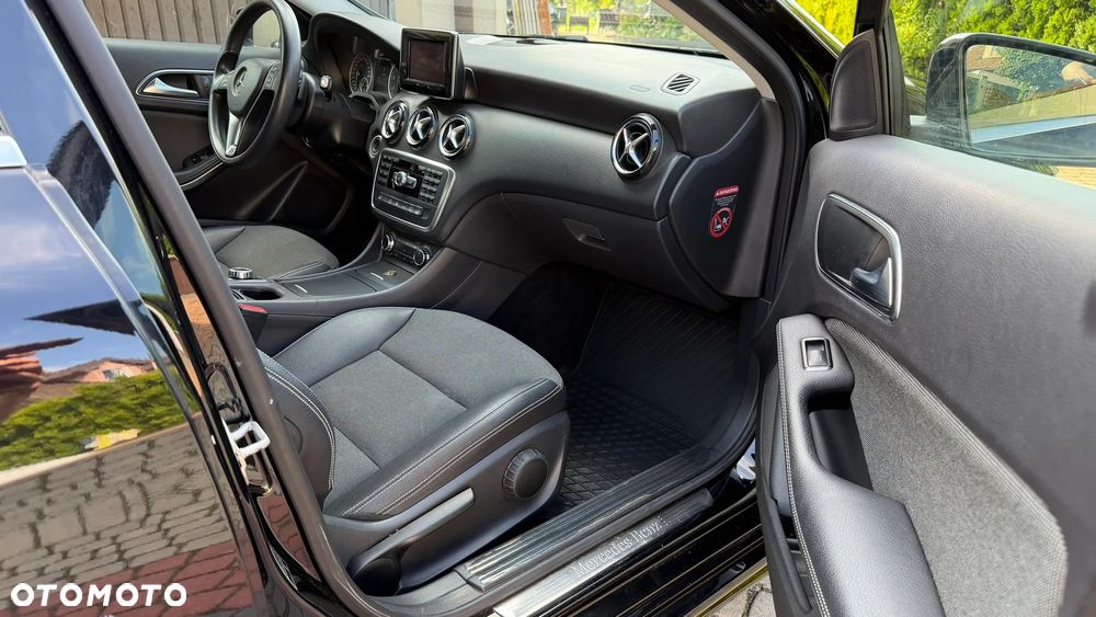 Mercedes-Benz Klasa A 180 7G-DCT - 27