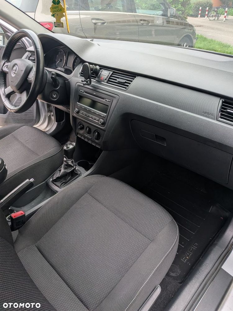 Skoda RAPID 1.2 TSI Ambition - 10