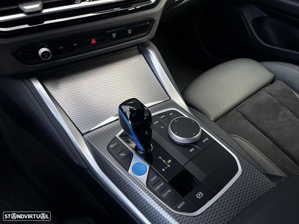 BMW i4 eDrive40 Pack Desportivo M - 14