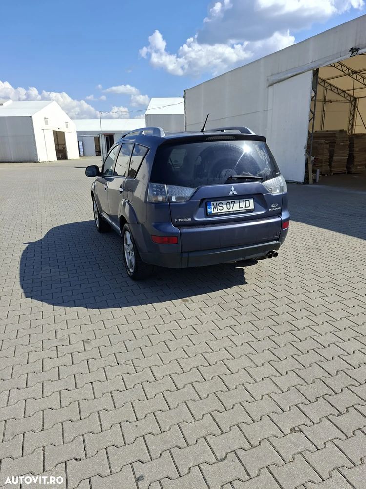 Mitsubishi Outlander 2.0 DI-D Instyle+ - 11