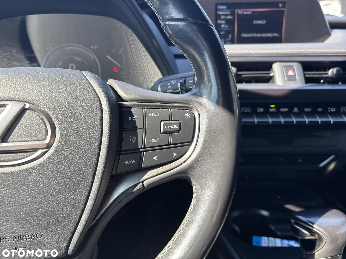 Lexus UX 250h GPF F Impression 2WD - 16