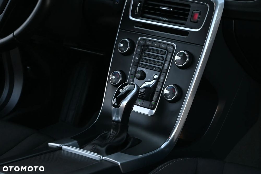 Volvo V60 D3 Geartronic Momentum - 8
