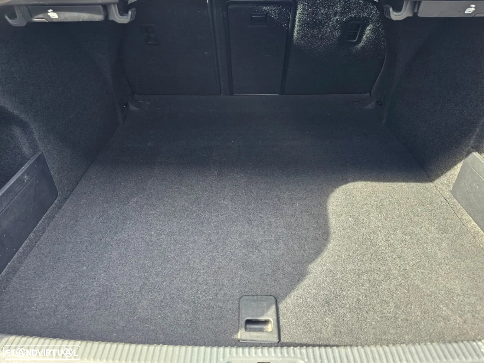 VW Passat 1.6 TDI Confortline - 12