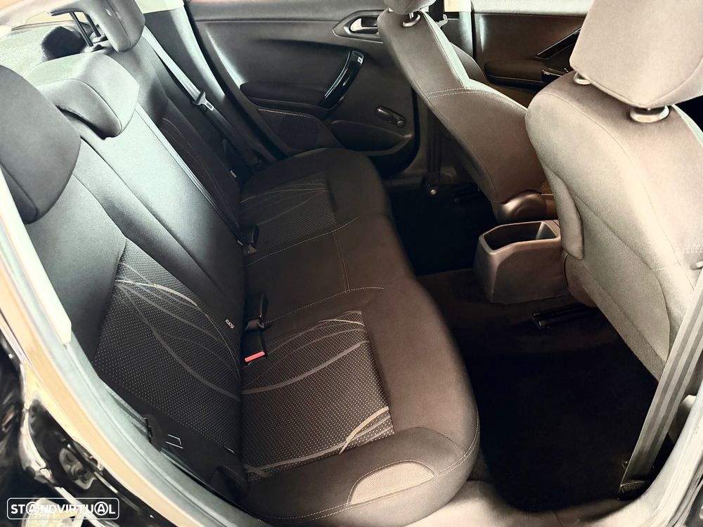 Peugeot 208 1.2 PureTech Active - 6
