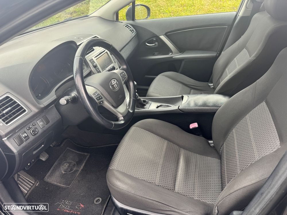 Toyota Avensis SW 2.0 D-4D Exclusive +Navi - 4