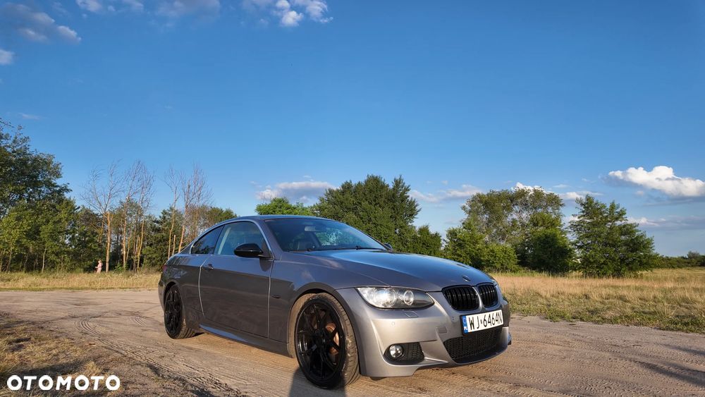 BMW Seria 3 325i - 24