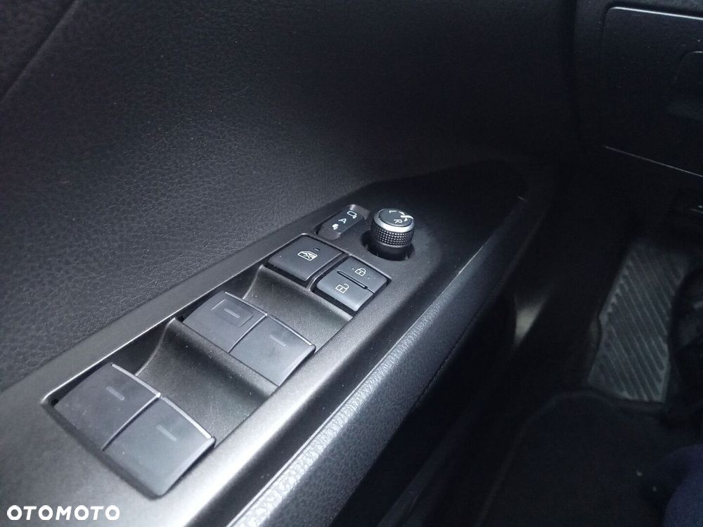 Toyota Camry - 18