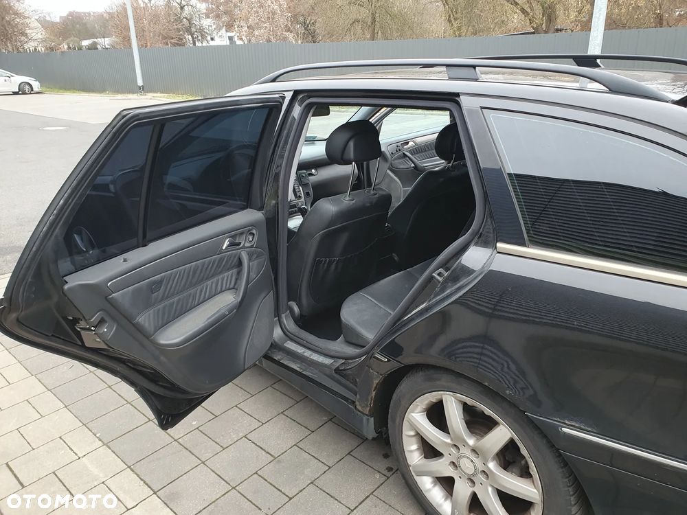 Mercedes-Benz Klasa C 320 T Avantgarde - 16