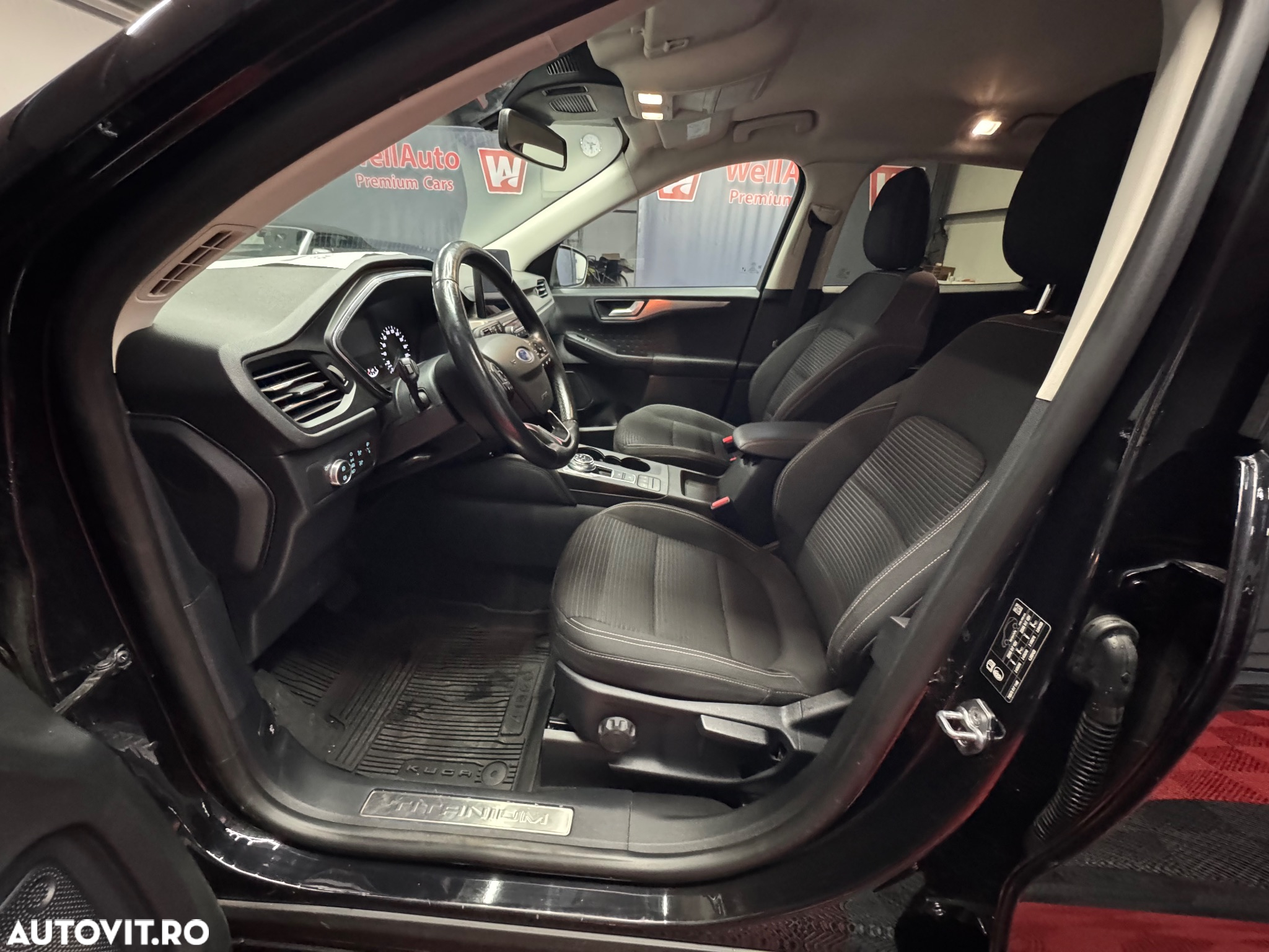 Ford Kuga - 11