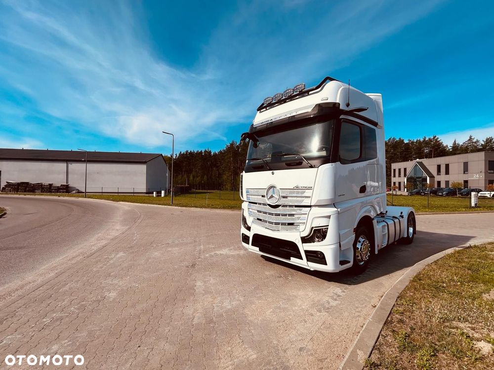 Mercedes-Benz Actros - 10