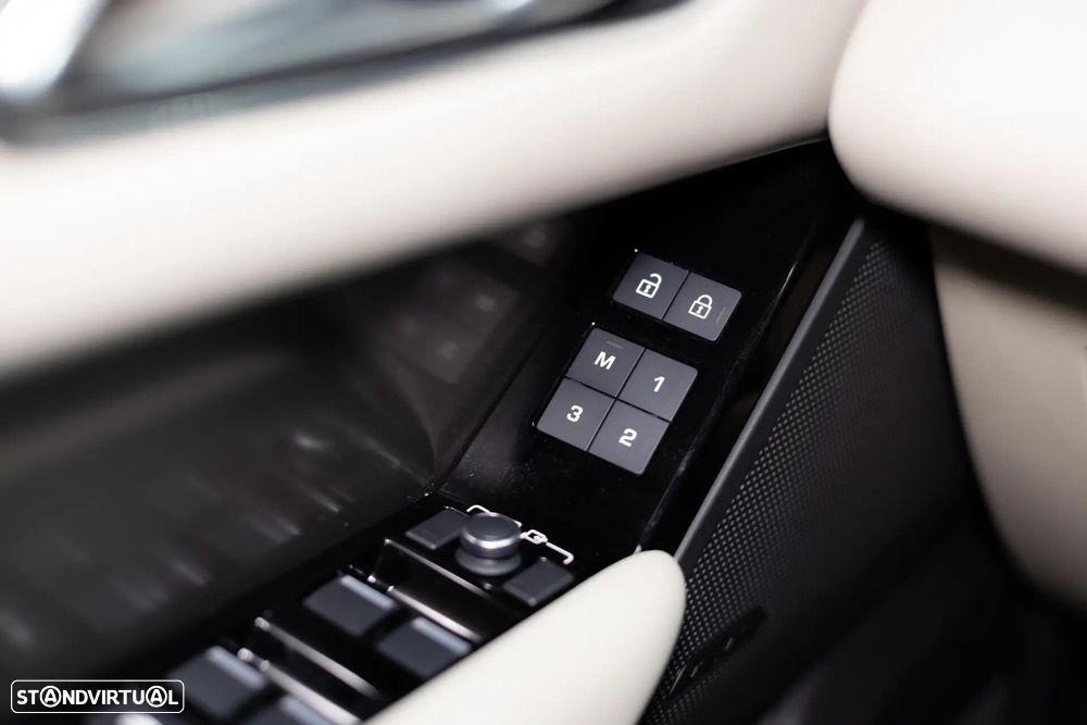Land Rover Range Rover Velar P400e R-Dynamic SE - 36