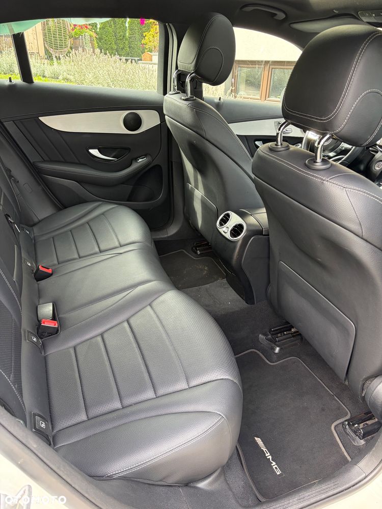 Mercedes-Benz GLC 300 4Matic 9G-TRONIC AMG Line Plus - 16