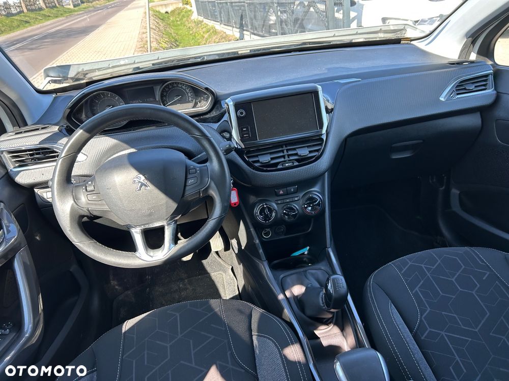 Peugeot 2008 - 6