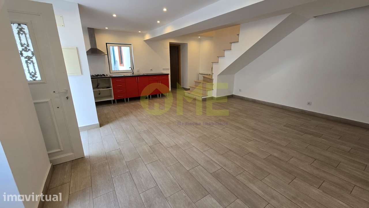 Propriedade com três casas - Grande imagem: 3/24