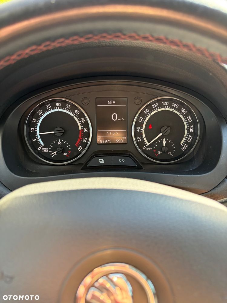 Skoda RAPID 1.6 TDI Monte Carlo - 10