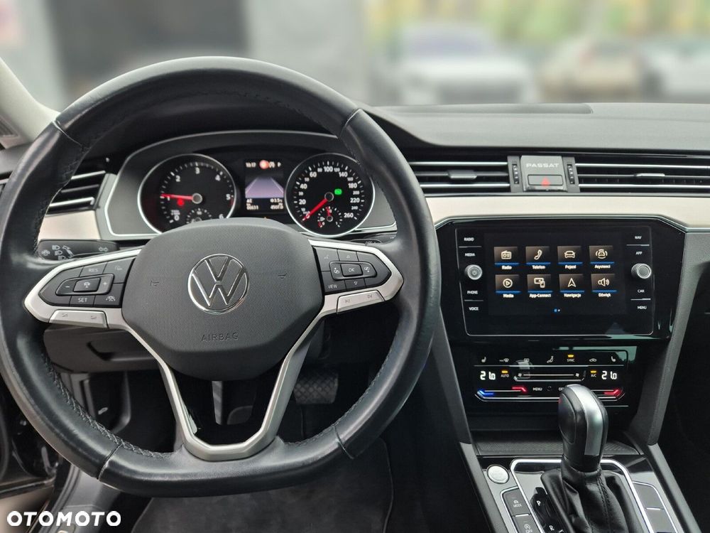 Volkswagen Passat - 13