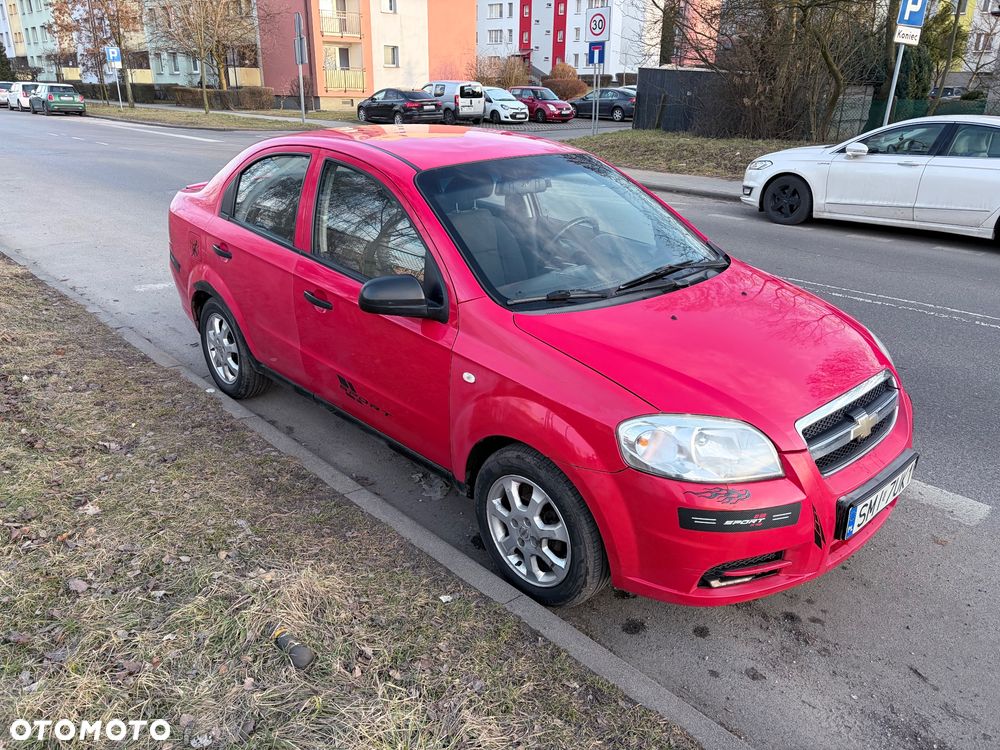 Chevrolet Aveo - 4
