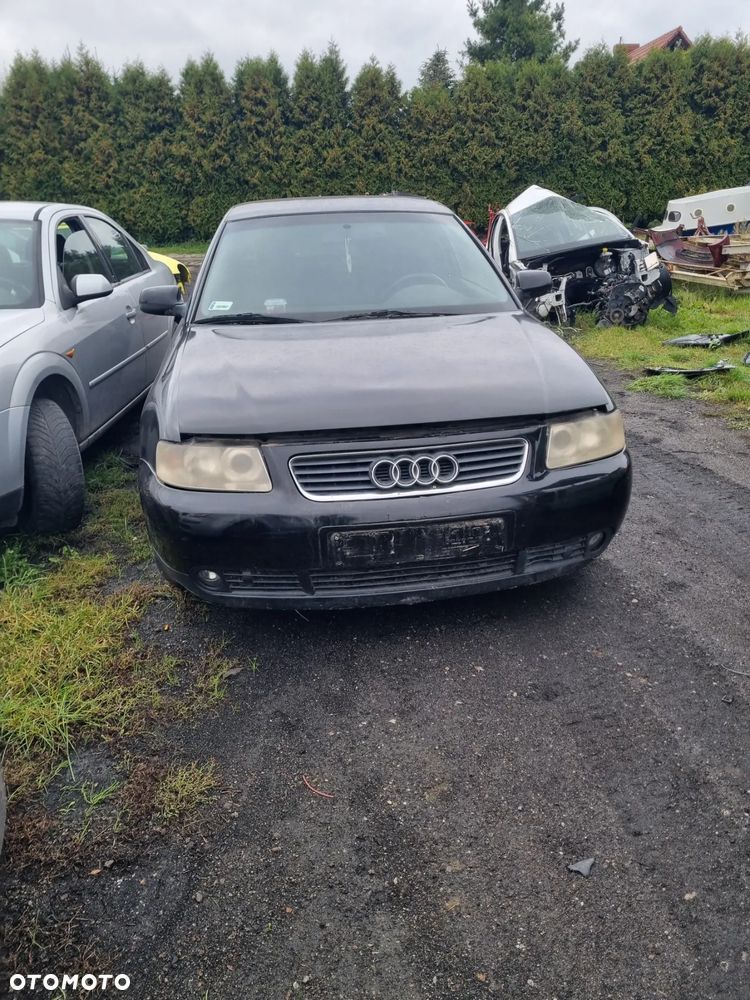Audi a3 8l lift 3d 1.6 8v AVU lakier LY9B na części - 1