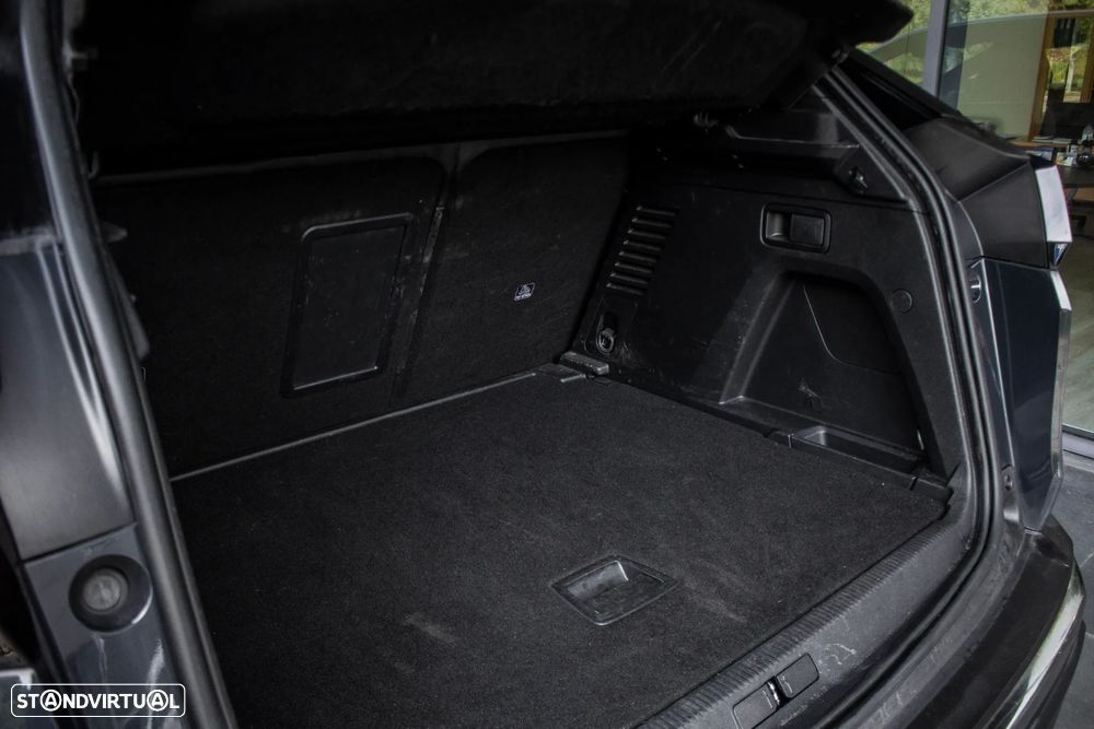 Peugeot 3008 1.6 PureTech GT EAT8 - 28