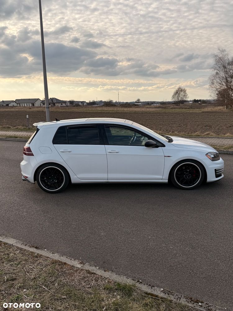 Volkswagen Golf - 7