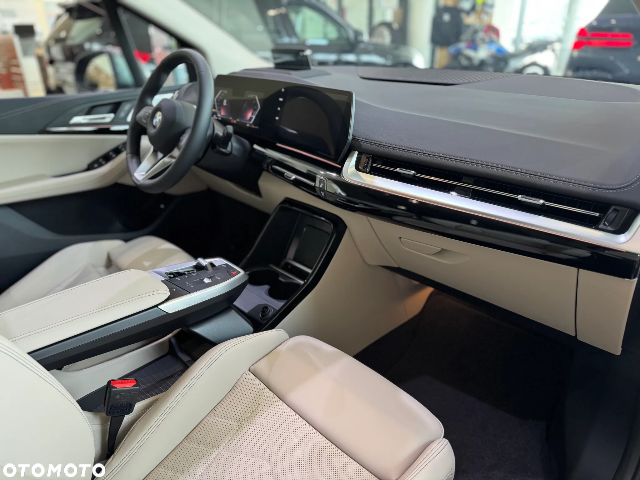 BMW Seria 2 220 mHEV - 12