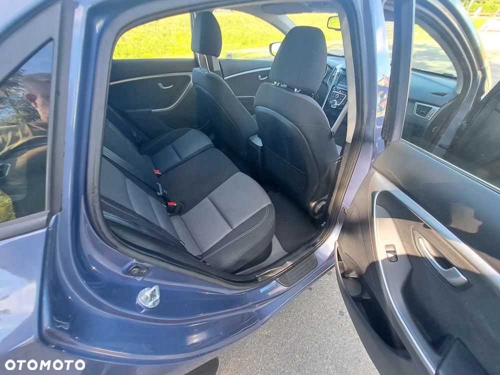 Hyundai i30 1.6 Comfort - 23