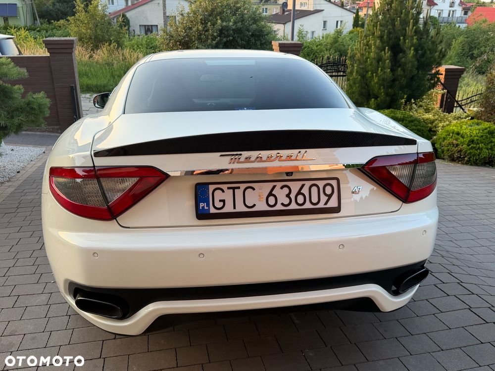 Maserati GranTurismo S Automat - 10