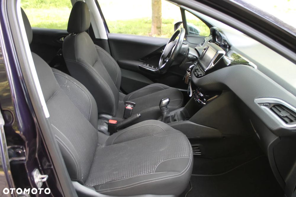 Peugeot 208 Blue-HDi 100 Stop&Start Style - 14