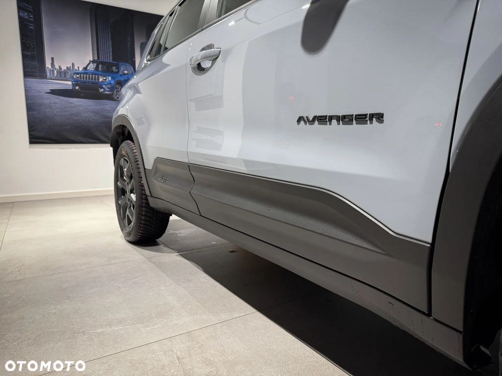 Jeep Avenger 1.2 T3 mHEV Upland 4xe eDCT6 - 15