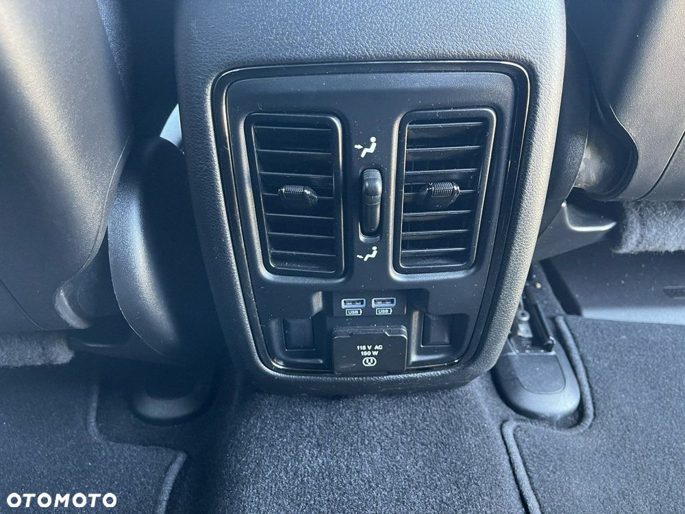 Jeep Grand Cherokee - 19