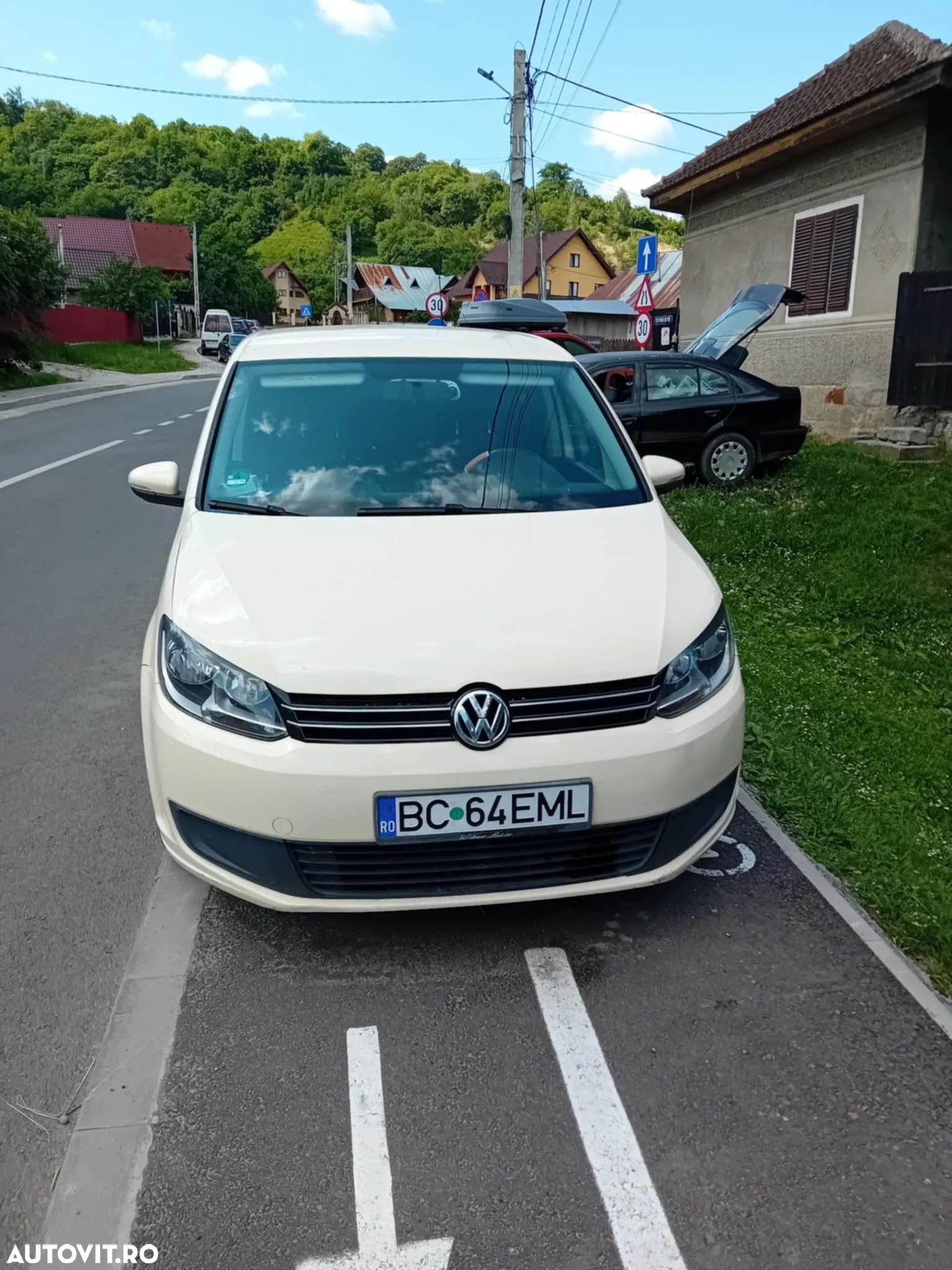 Volkswagen Touran 1.6 TDI DPF Comfortline - 1