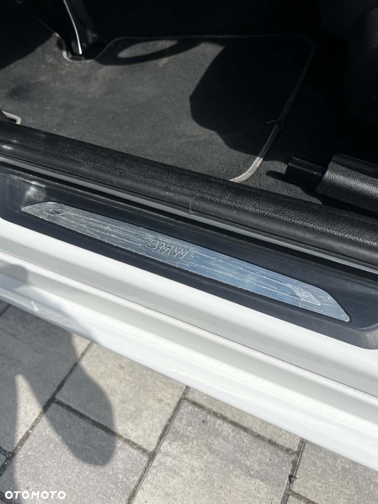 BMW Seria 3 318d Luxury Line - 24