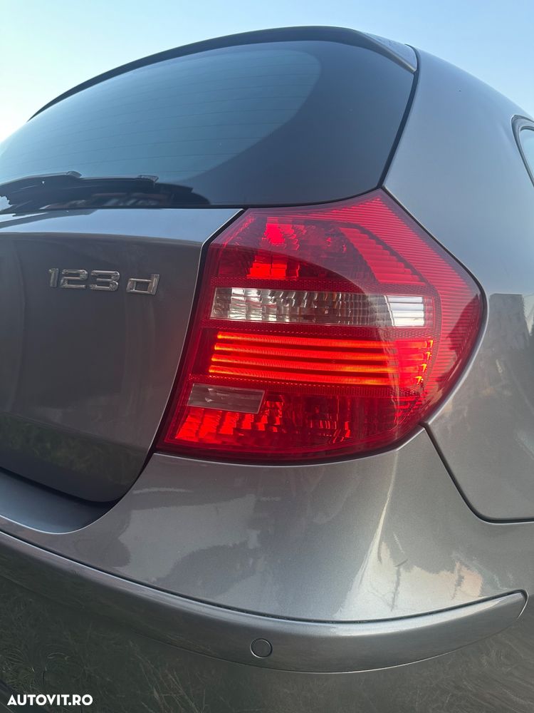 BMW Seria 1 123d DPF Edition Sport - 11