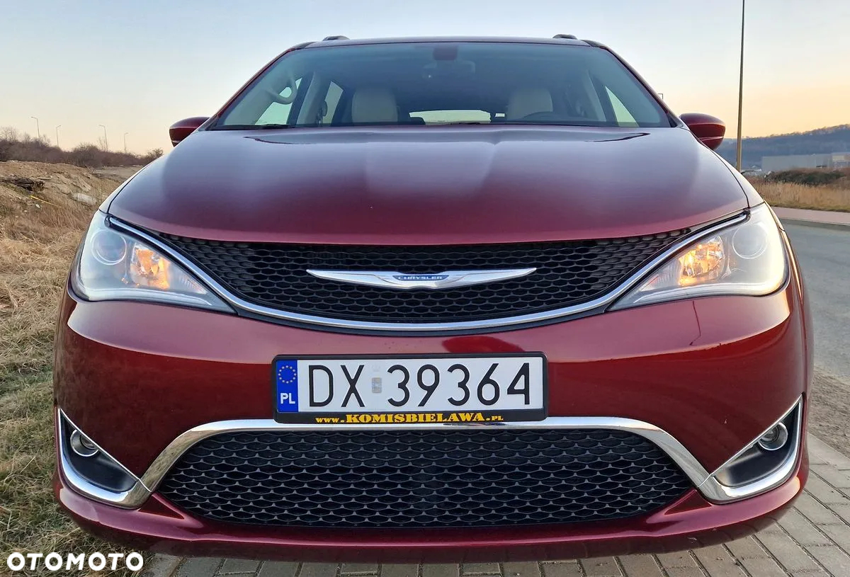 Chrysler Pacifica - 5