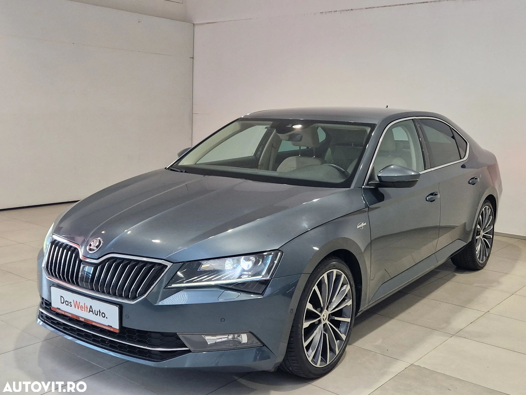 Skoda Superb 2.0 TDI DSG Laurin & Klement - 1