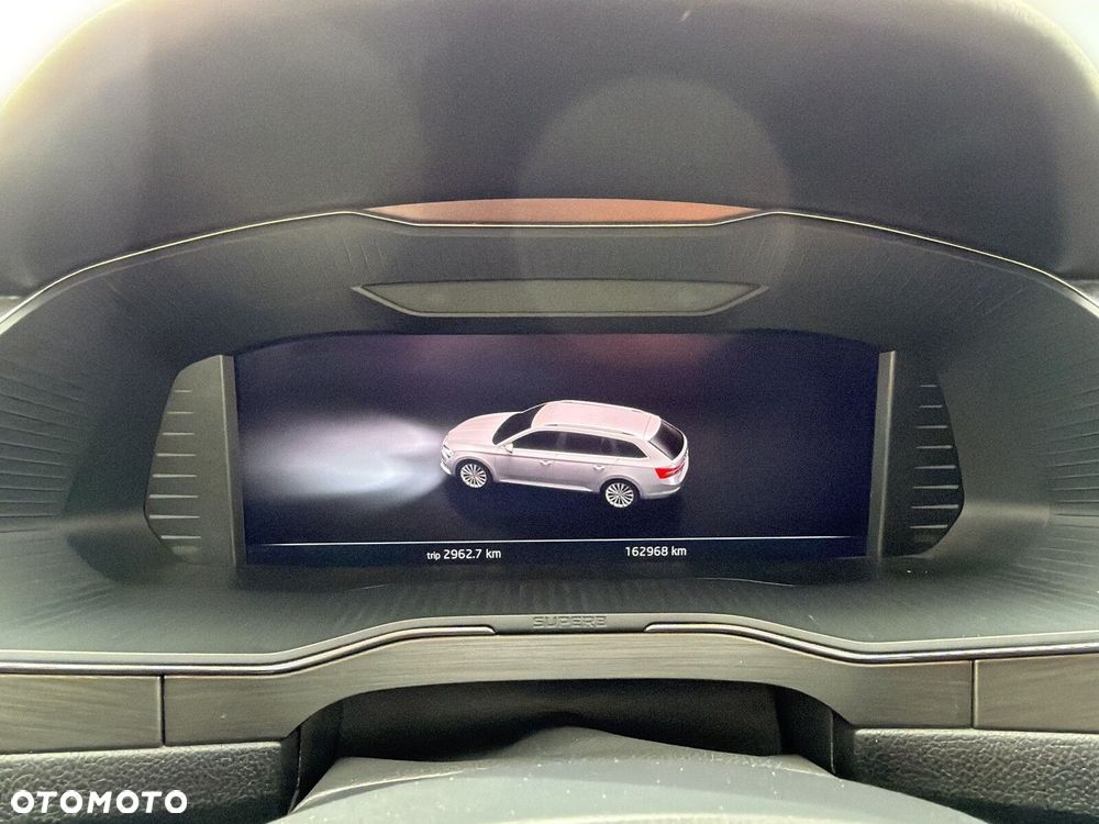 Skoda Superb 2.0 TDI SCR Style DSG - 15