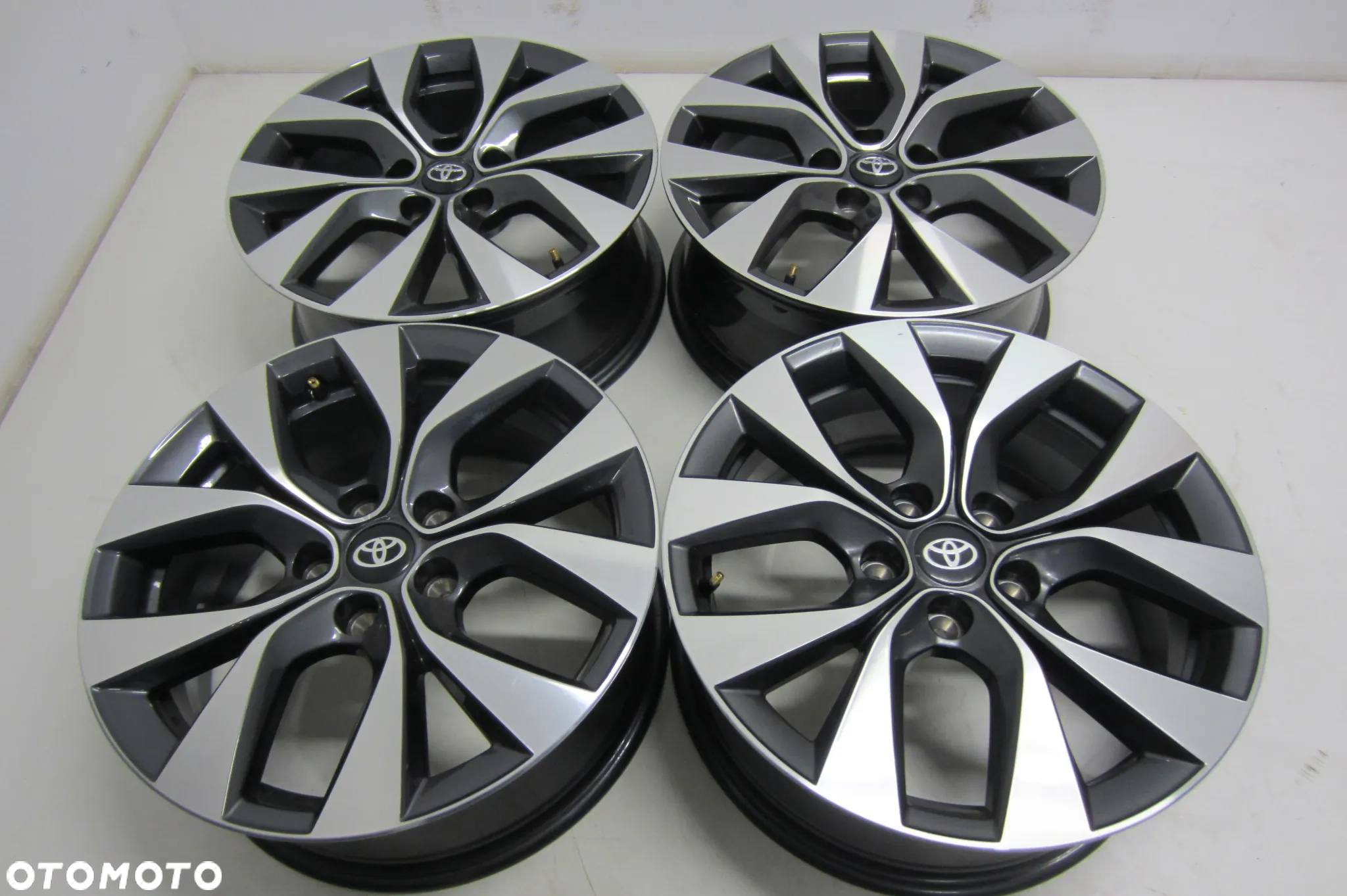 FELGI ALUMINIOWE 17 TOYOTA  CH-R AURIS AVENSIS RAV 4 COROLLA VERSO YARIS CROSS CAMRY - 3
