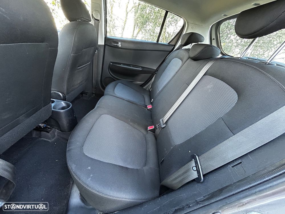 Hyundai i20 1.1 CRDi Urban - 22