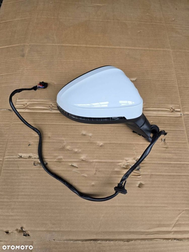 lusterko elektryczne prawe 14 pinów audi a4 b9 kod lak ls9r nr mag a4b9de01 - 2