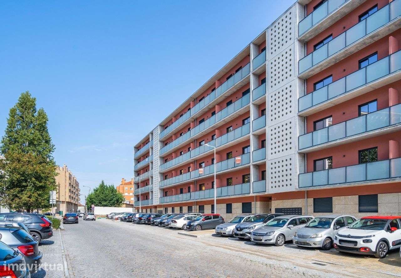Luxuoso apartamento T1 Kit, novo, completamente equipado e mobilado - Grande imagem: 2/23
