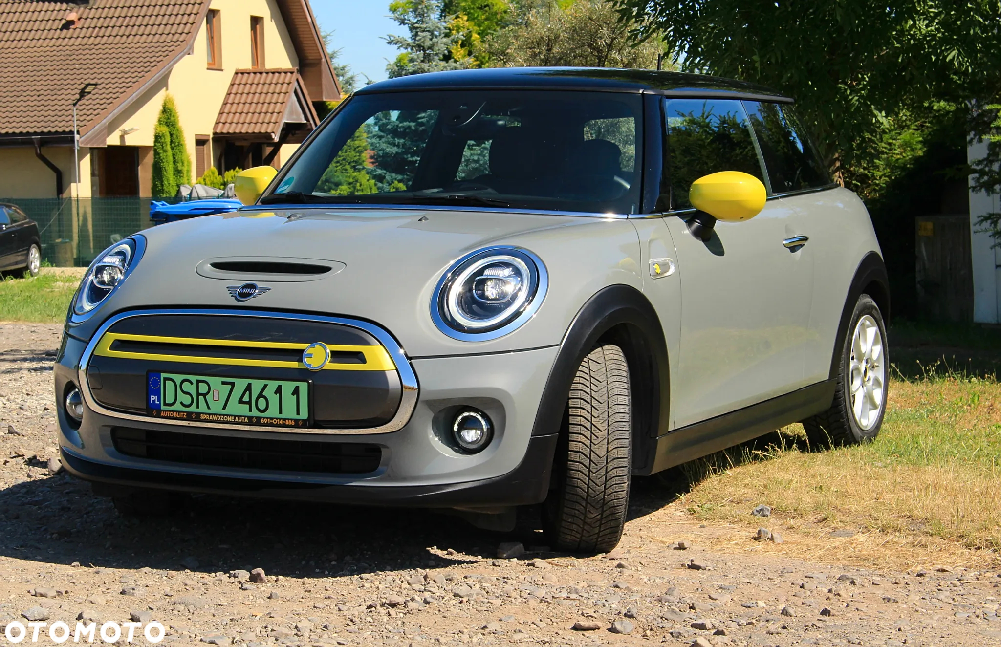 MINI Cooper SE Classic Trim - 11