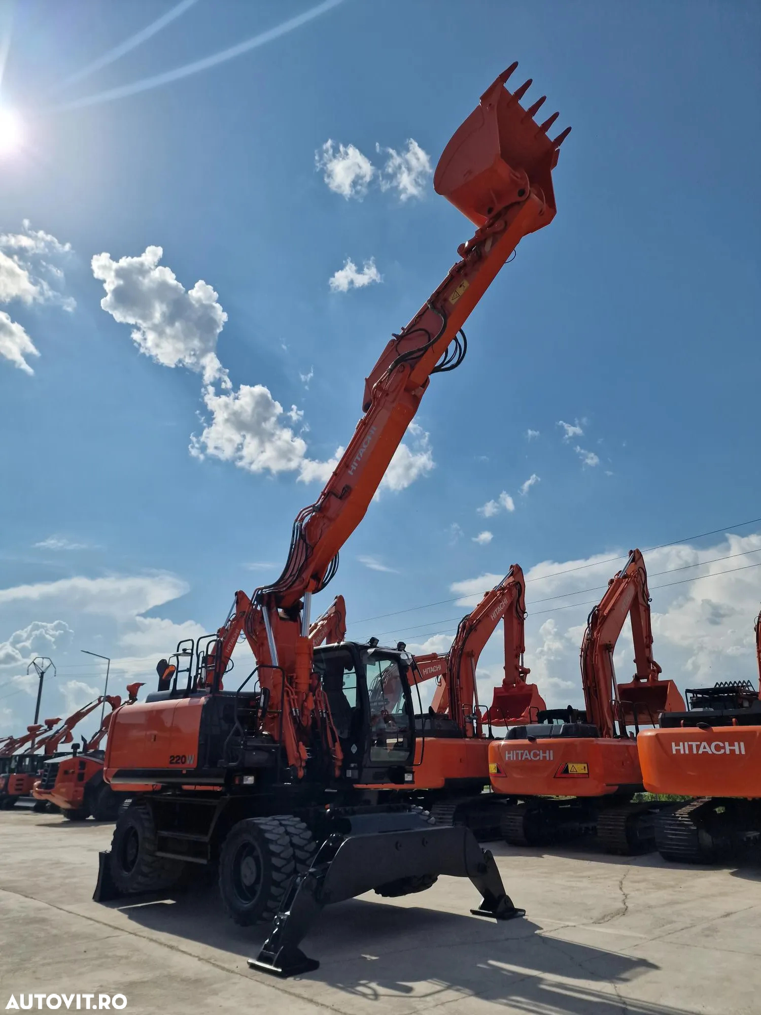 Hitachi ZX220W-6, 22tone, 2019, 4.844h, Cupa NOUA 1,3mc, LAMA si CALE, 3 BRATE excavare, Inst picon, a doua inst hidr, Gresare automata, posibilitate leassing 4 ani, CA NOU, PROMOTIE 109.900 EUR+Tva - 2