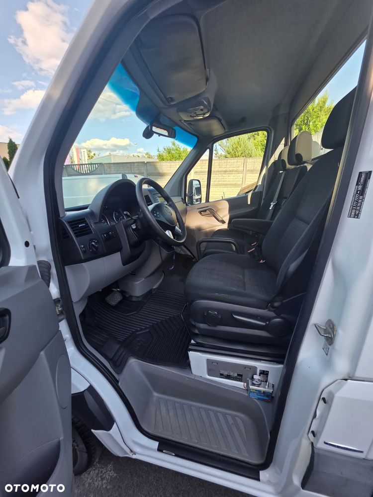 Mercedes-Benz Sprinter - 24