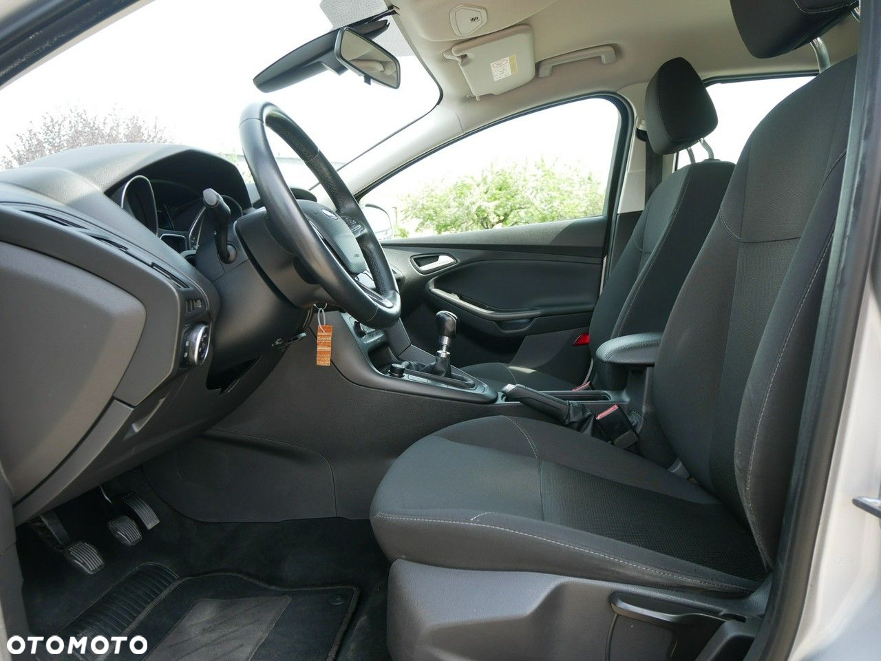 Ford Focus Turnier 1.0 EcoBoost Start-Stopp-System ACTIVE DESIGN - 6