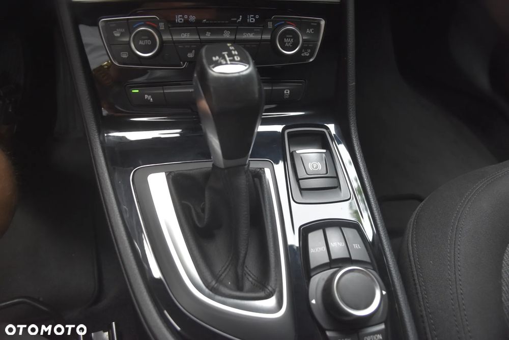 BMW Seria 2 220i Luxury Line - 12