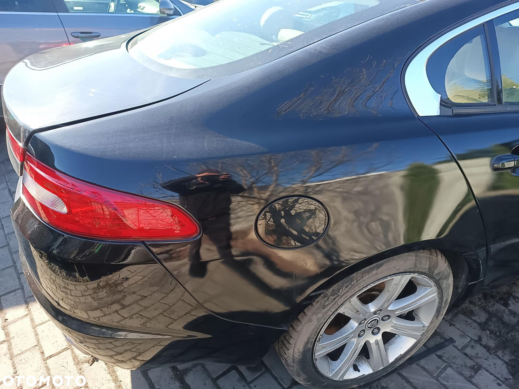 Jaguar XF 1 X250 07-11 BŁOTNIK PRAWY TYLNY TYŁ kod lakieru PEC - 2