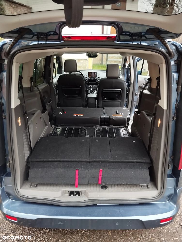 Ford Tourneo Connect Grand - 40