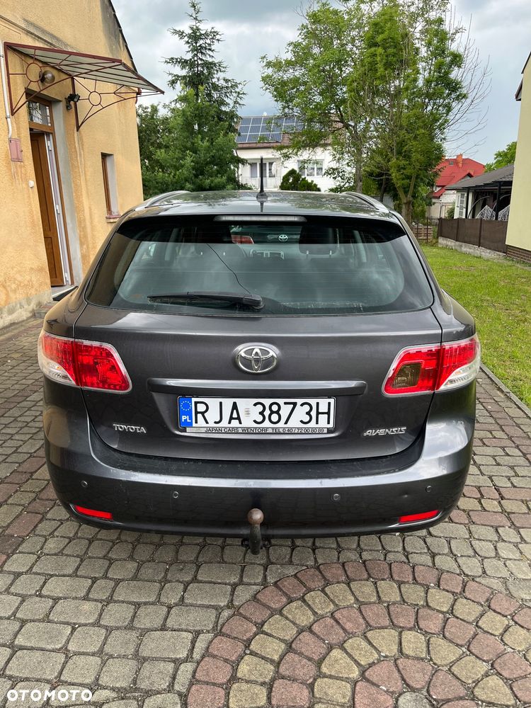 Toyota Avensis 2.0 D-4D Executive - 12