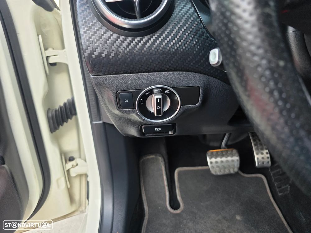 Mercedes-Benz A 180 d 7G-DCT AMG Line - 17